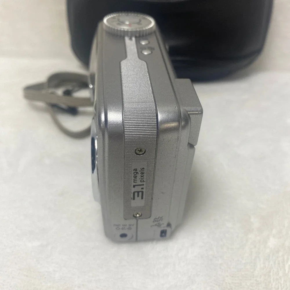 KODAK EASYSHARE DIGITAL‎ CAMERA CD33 SILVER ZOOM NON-WORKING